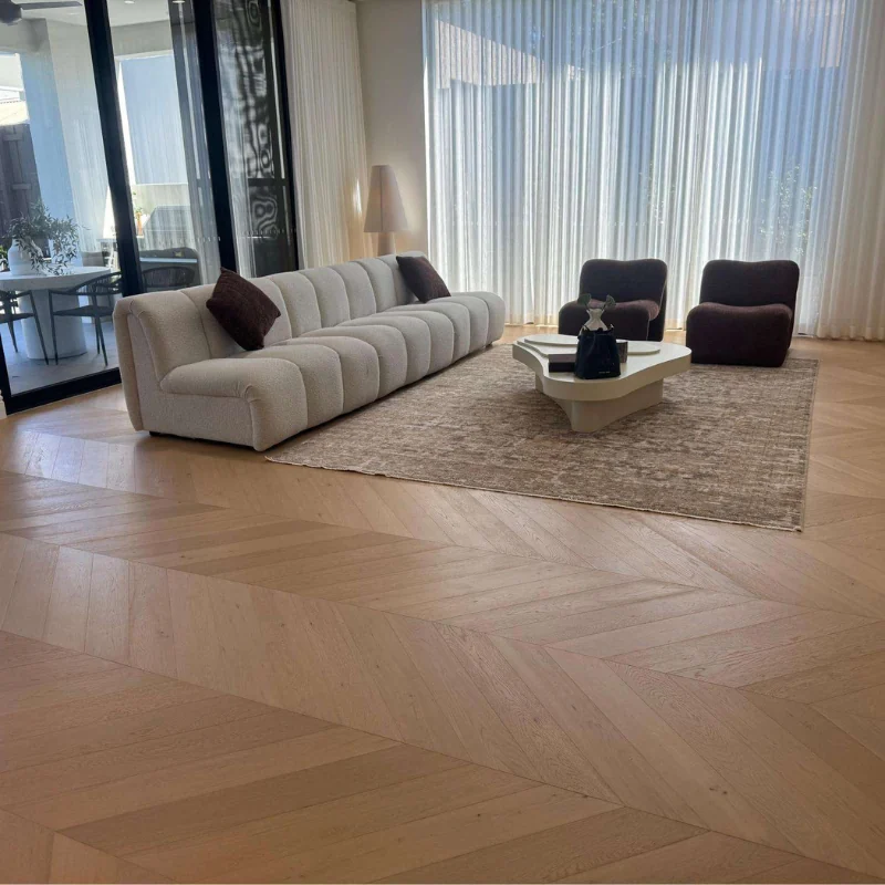 Chevron Pattern Engineering wood Flooring